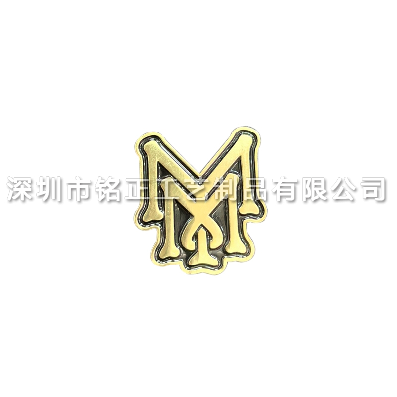金屬M胸章